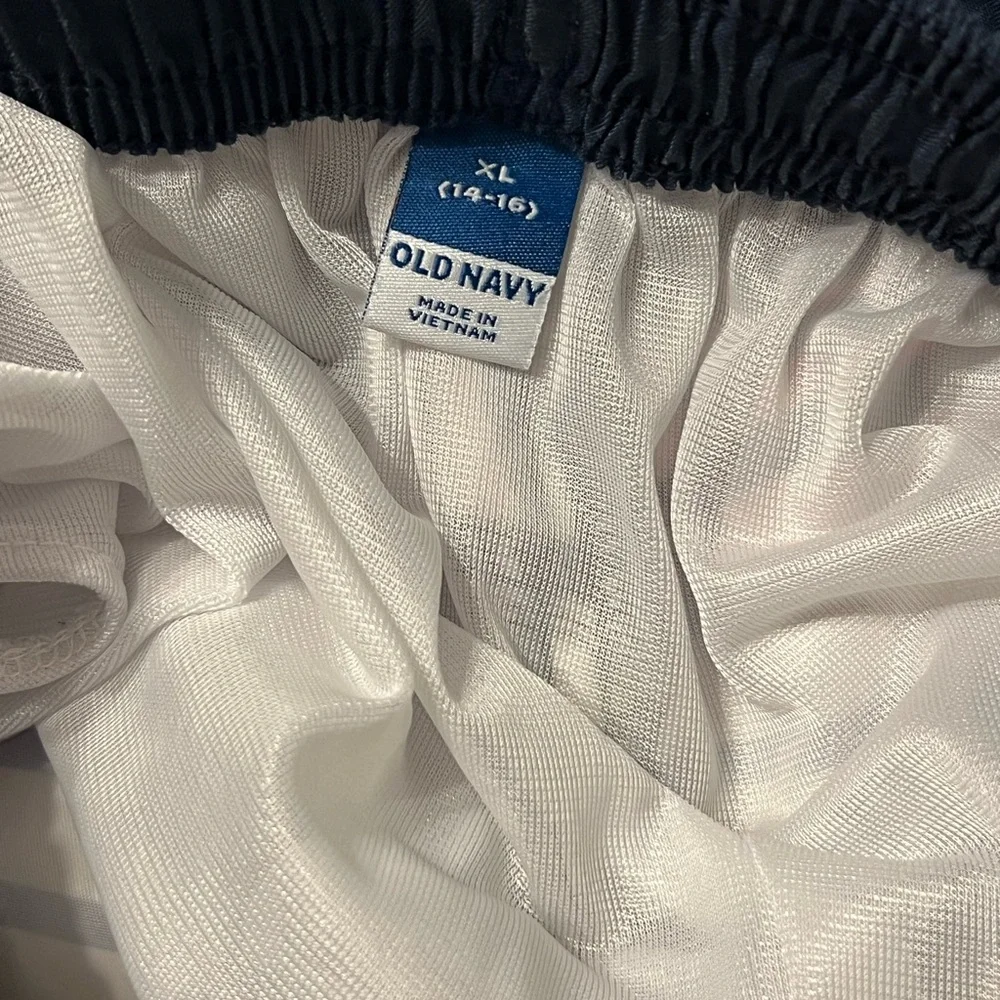 Old Navy Swim Set Rash guard and Swim Trunks Xl
